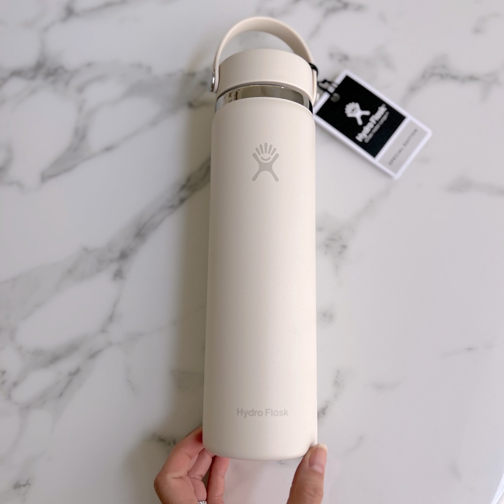 HYDRO FLASK - Special Edition travel tumbler 24oz -
Moonlight - BRAND NEW!